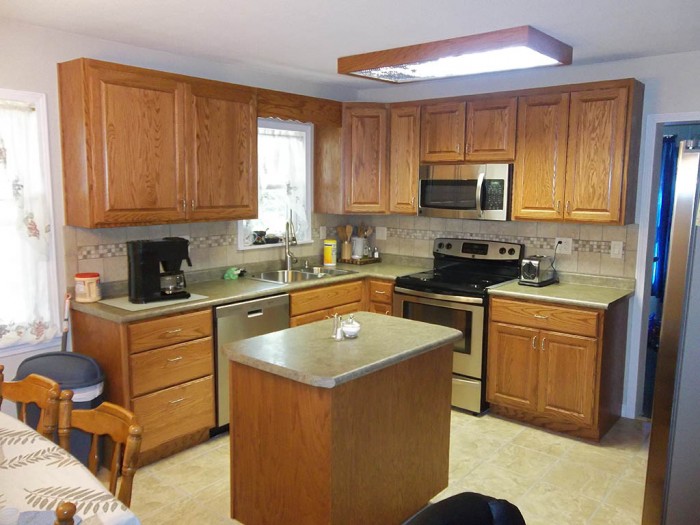 Laney Kitchen - Red Oak with Square Raised Panel Doors